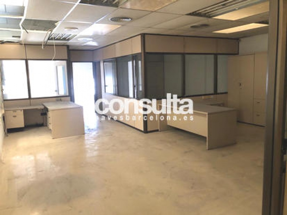 Nave industrial en venta en Rubí