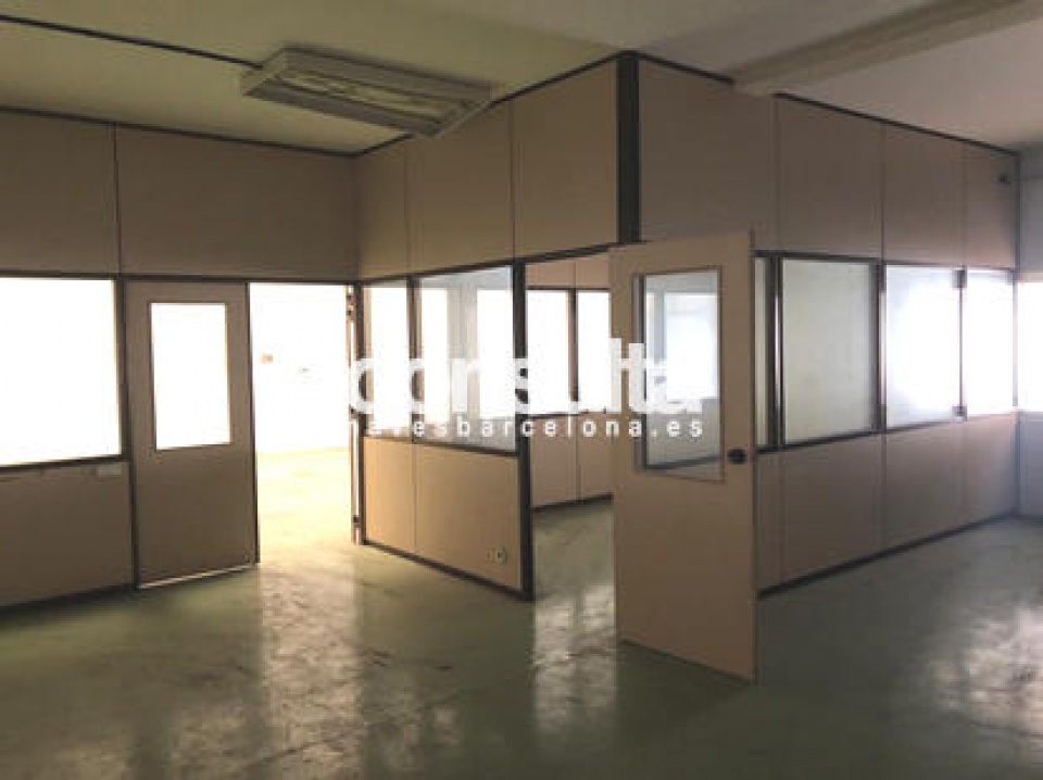 Nave industrial en venta en Rubí