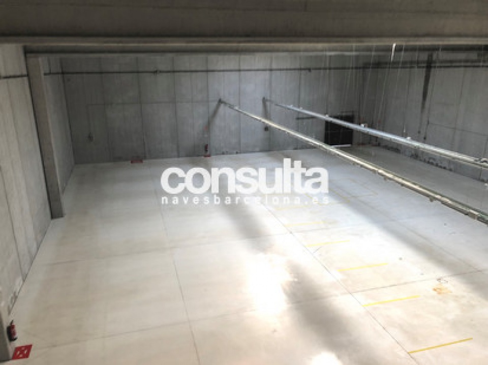 Nave industrial en alquiler en Sabadell 