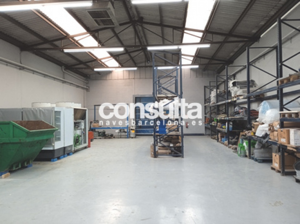 Nave industrial en venta en Canovelles
