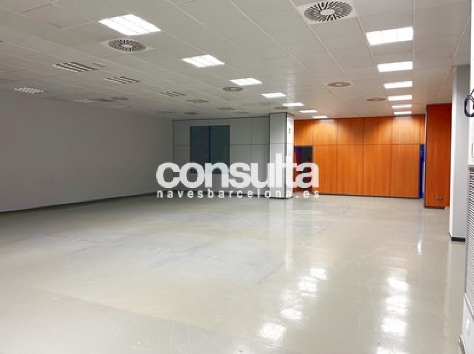 Edificio industrial/oficinas en alquiler y venta en Hospitalet de Llobregat