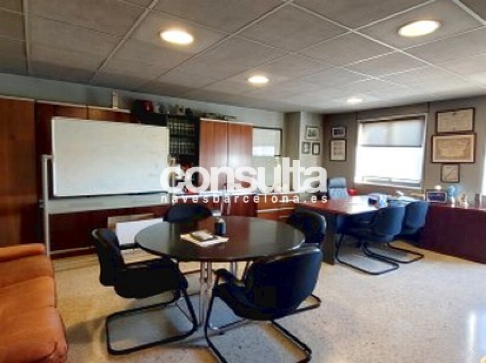 Nave industrial en alquiler en Badalona