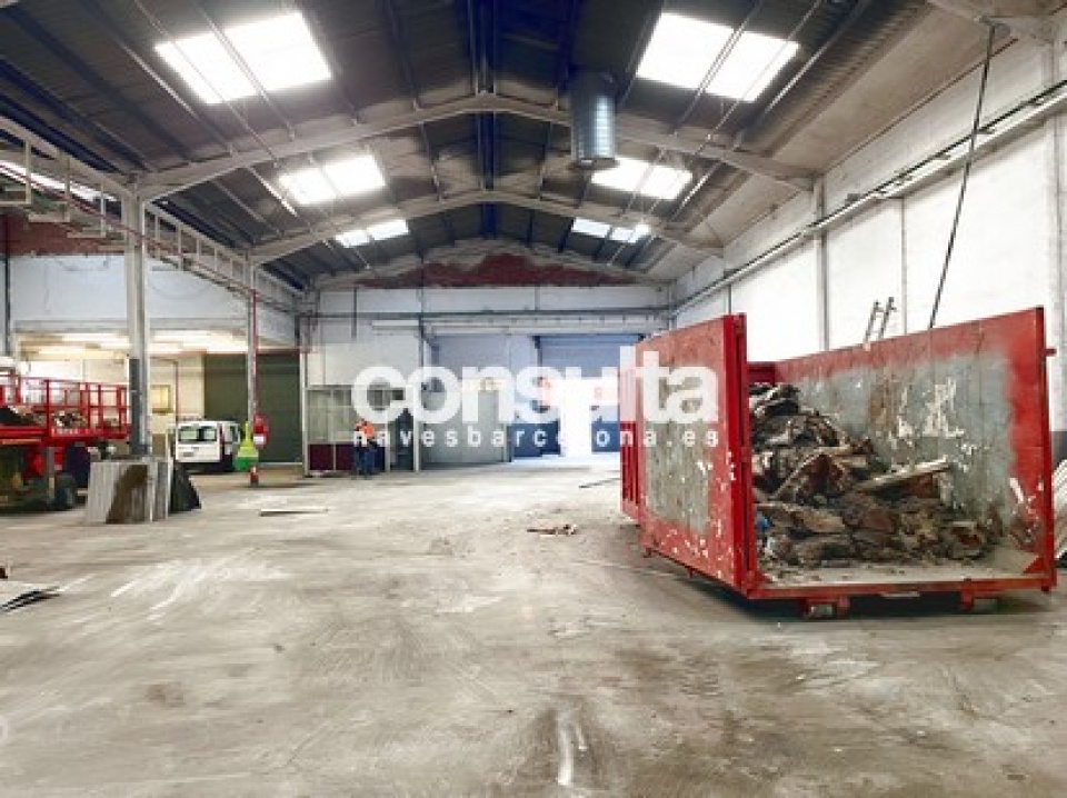 Nave industrial en alquiler en Badalona