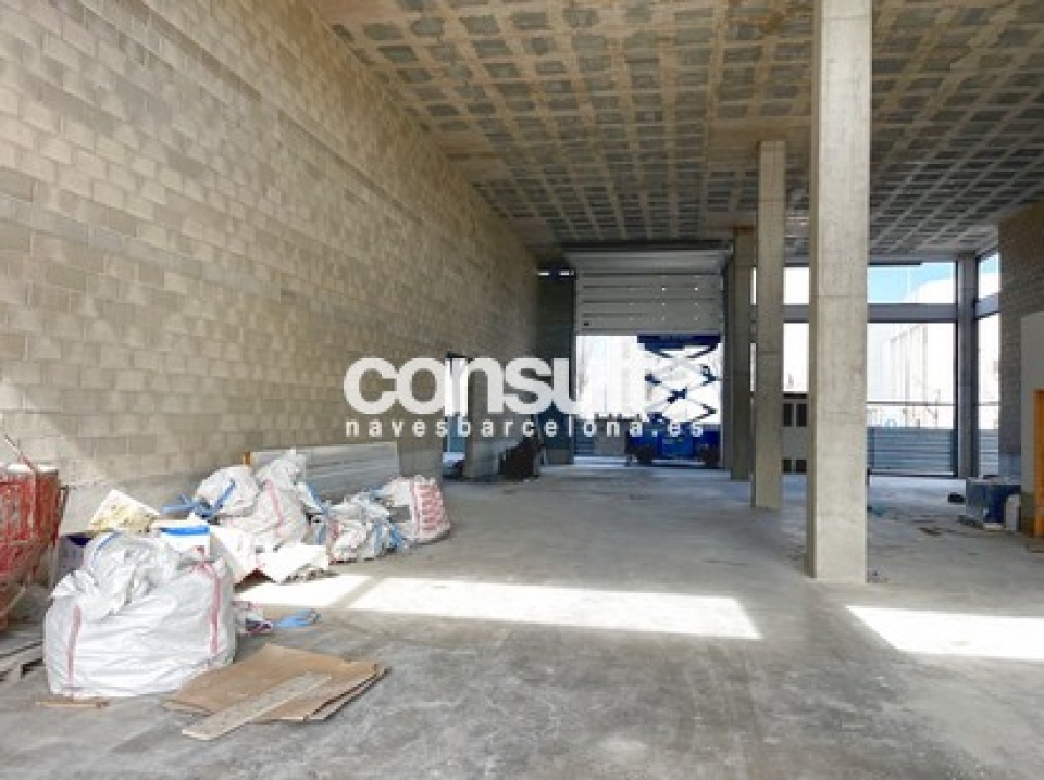 Nave industrial-comercial