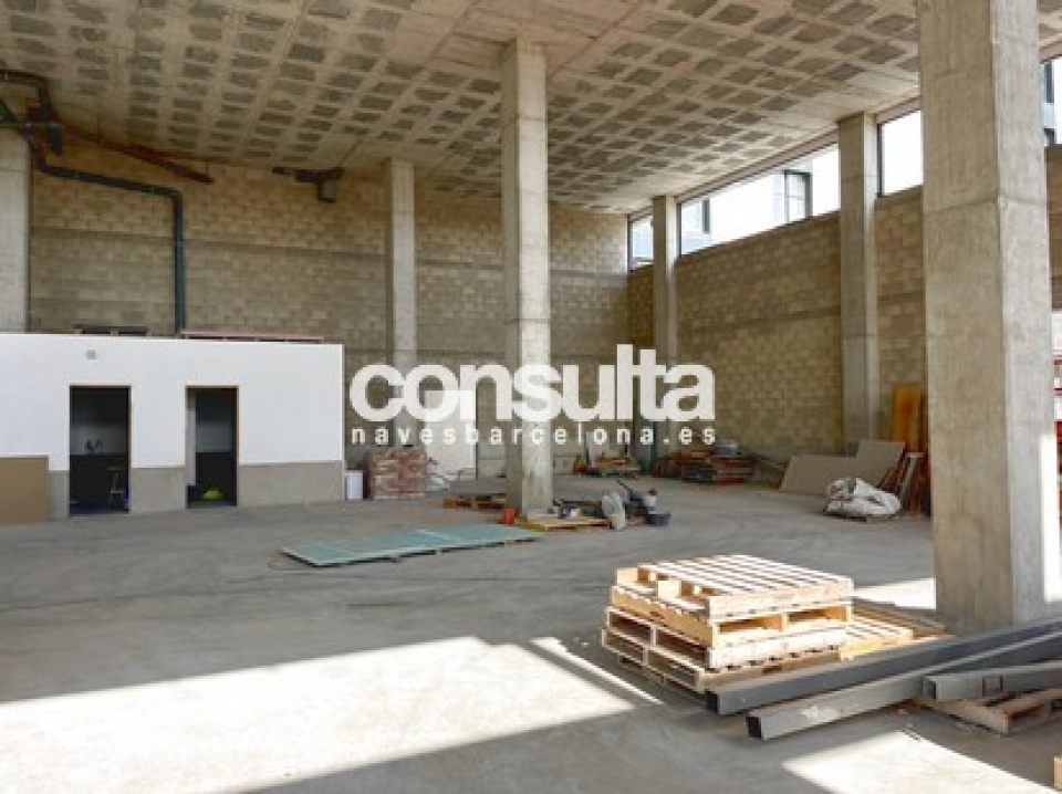 Nave industrial-comercial