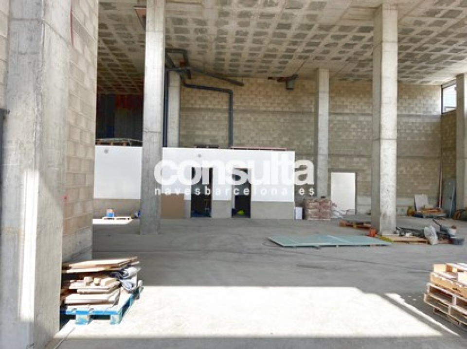 Nave industrial-comercial