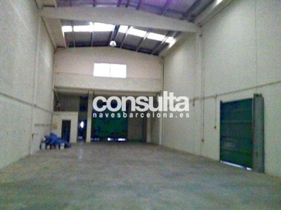 Nave industrial en venta en Montcada i Reixac
