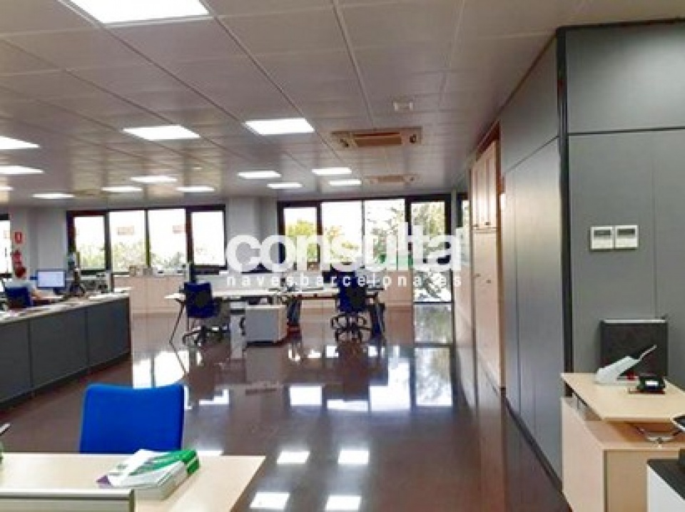 Edificio industrial en alquiler en Hospitalet de Llobregat