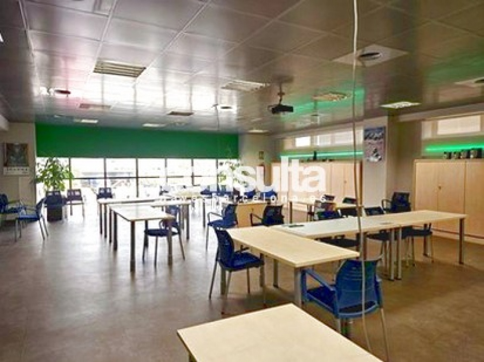 Edificio industrial en alquiler en Hospitalet de Llobregat