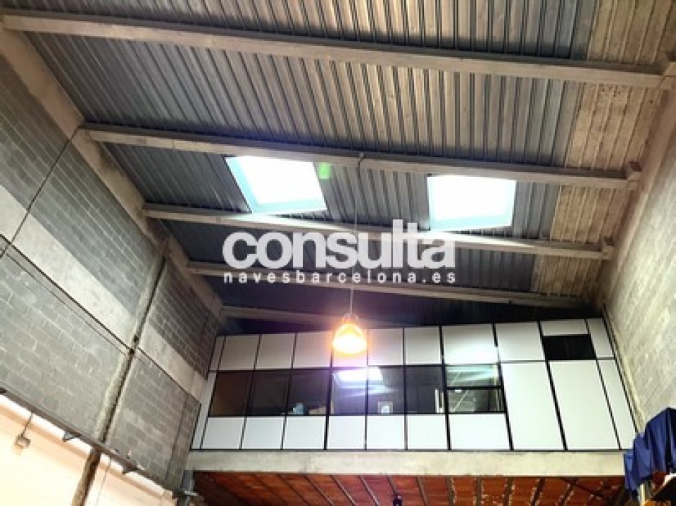 Nave industrial en venta en Cervelló