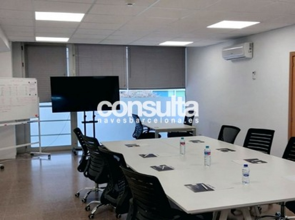 Nave industrial en venta en Badalona