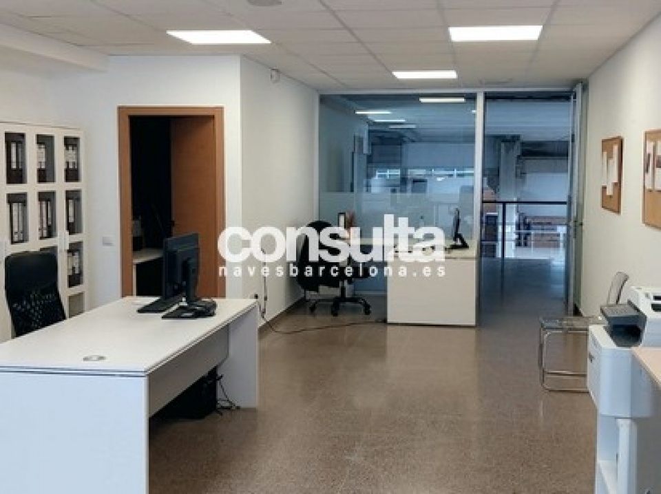 Nave industrial en venta en Badalona