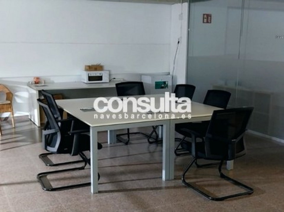 Nave industrial en venta en Badalona