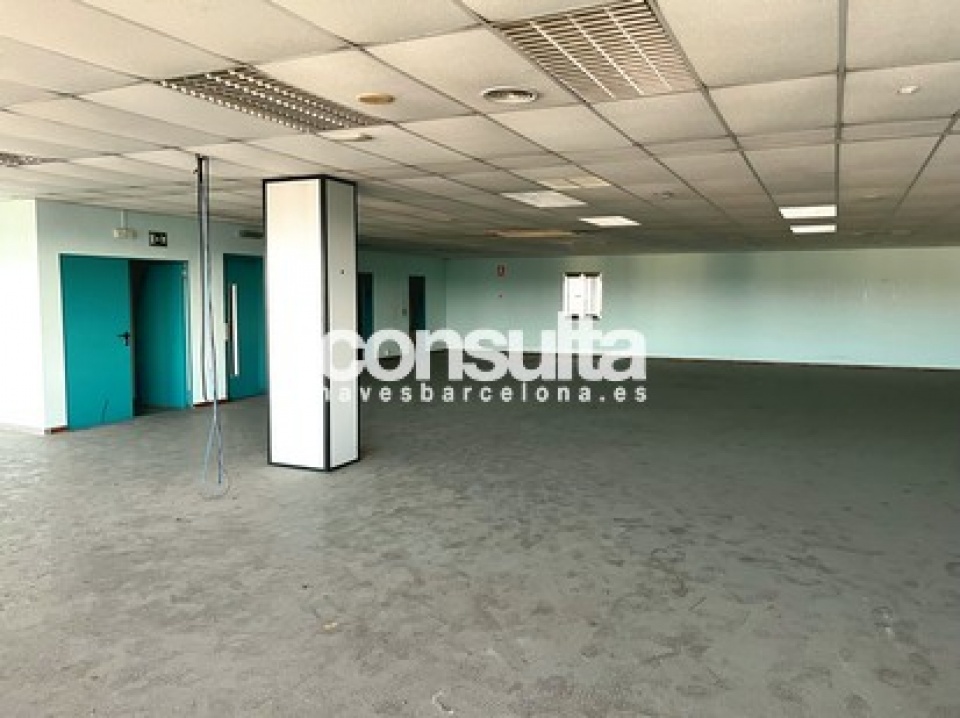 Nave industrial en venta en Barberà del Vallès