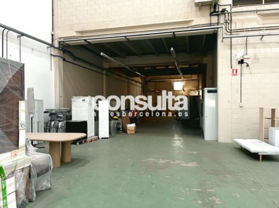 Nave industrial en venta en Barberà del Vallès