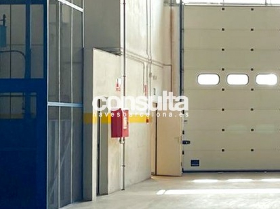 Nave industrial en alquiler en Badalona