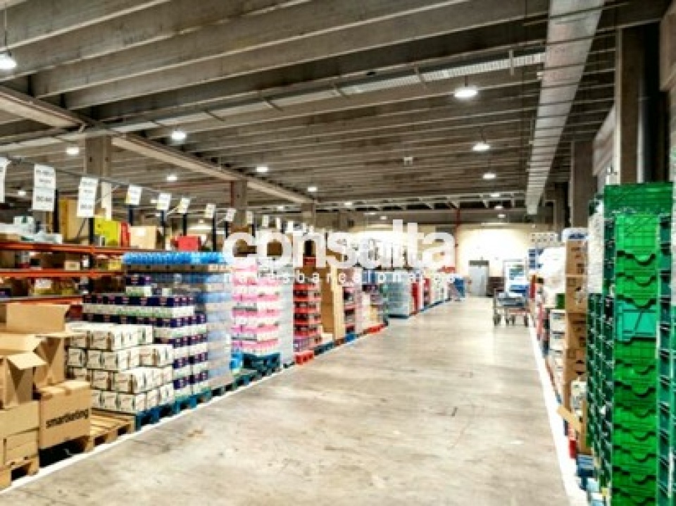 Nave industrial-logística en alquiler en Montcada i Reixac
