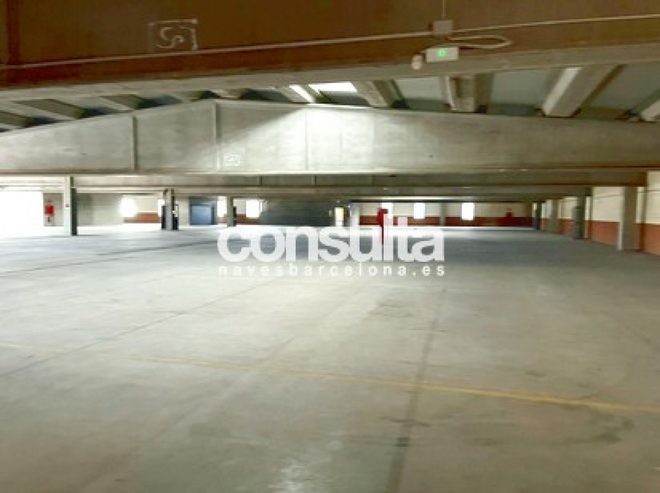 Nave industrial-logística en alquiler en Montcada i Reixac