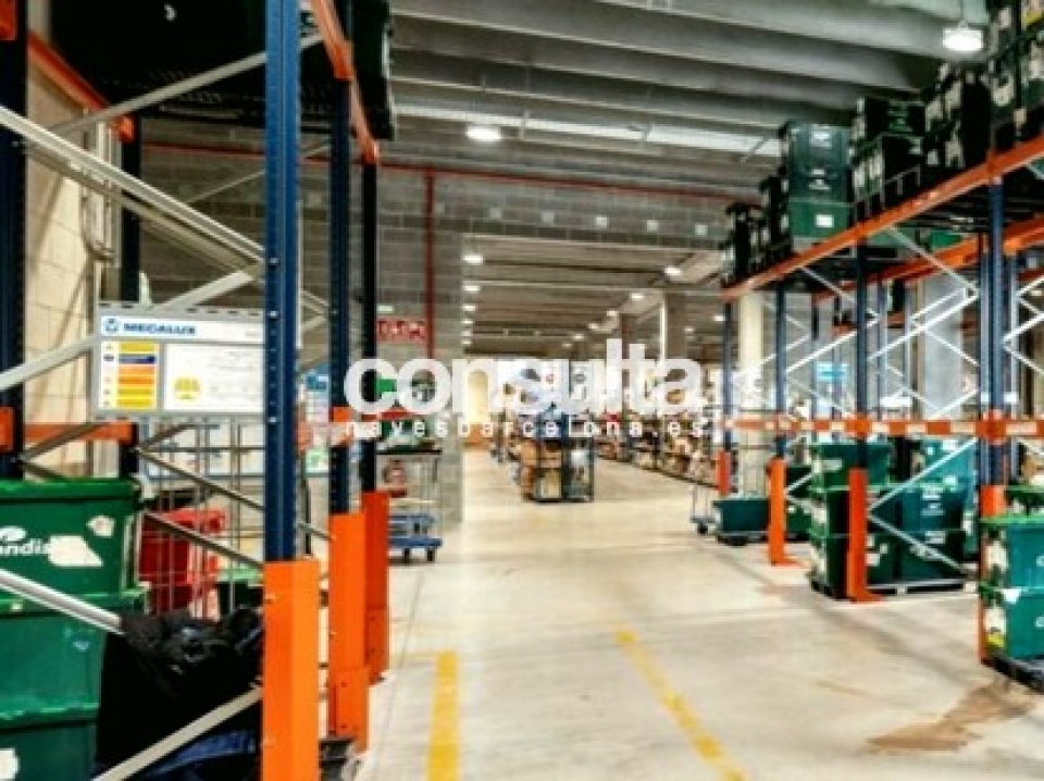Nave industrial-logística en alquiler en Montcada i Reixac