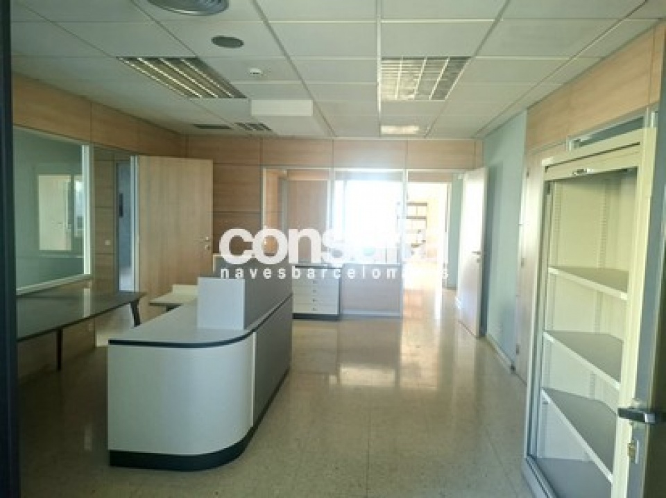 Nave industrial en alquiler en Sant Just Desvern Nave industrial en alquiler en Sant Just Desvern