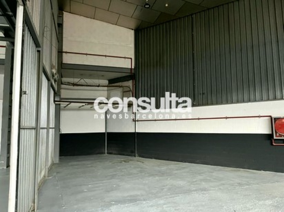 Nave industrial en venta en Abrera
