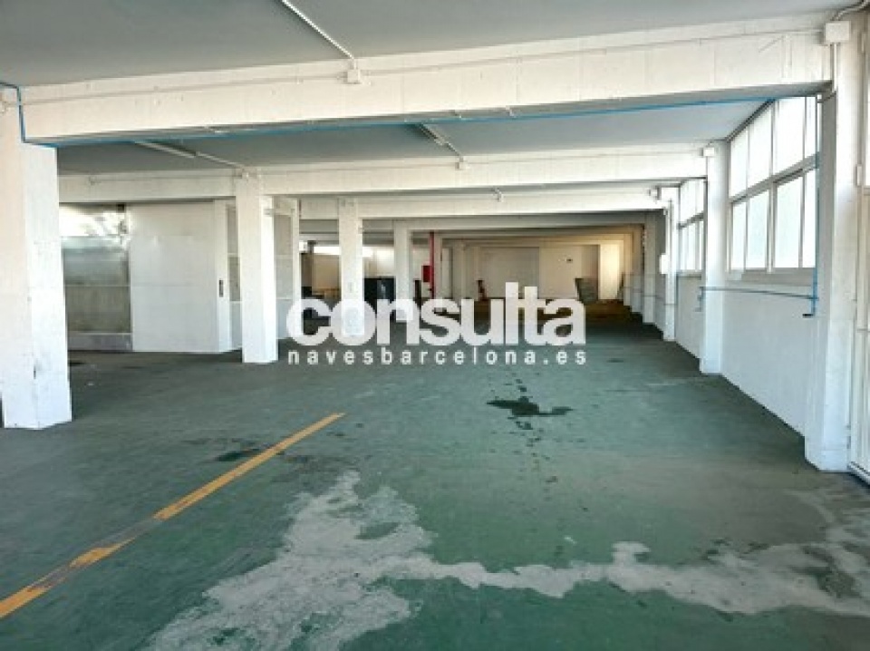 Edificio industrial en alquiler y venta en Hospitalet de Llobregat