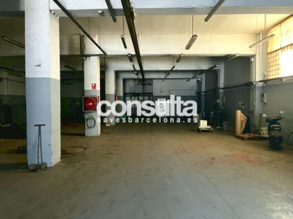 Edificio industrial en alquiler y venta en Hospitalet de Llobregat